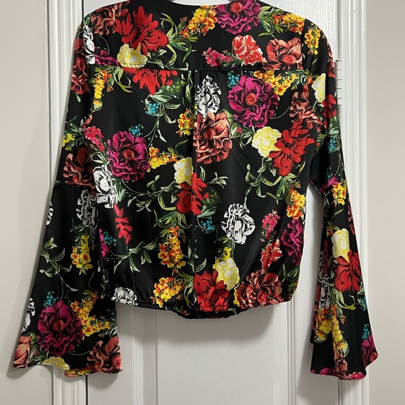 Guess long sleeve satin blouse - Picture 4 of 4